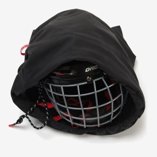 Prenášajte svoju prilbu jednoducho a chráňte ju vo vnútri hokejovej tašky.