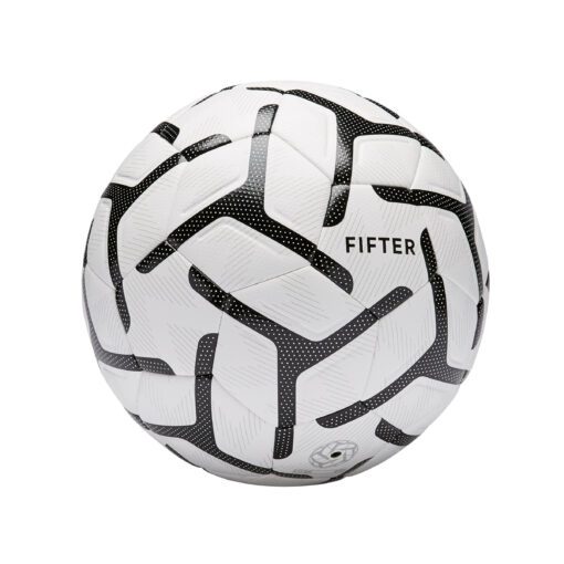 Vyvinuli sme túto loptu na hru v centrách a na rekreačný futbal na menších syntetických ihriskách.