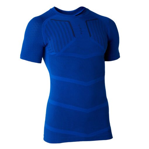 Naši futbaloví návrhári vyvinuli spodné tričko Keepdry 500 pre športovcov