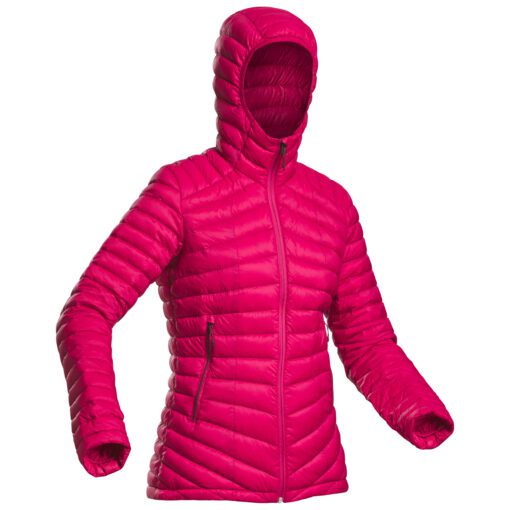 Táto páperová bunda z certifikovaného páperia RDS vás na turistike v chladnom počasí udrží v teple (až do -5 °C počas aktivity).