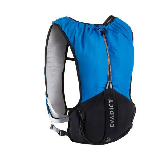 Náš vývojový tím navrhol tento trailový batoh s objemom 5 l na uloženie vybavenia a ľahké dopĺňanie tekutín počas trailu.Bežecký batoh Running 5 l na trail modrý