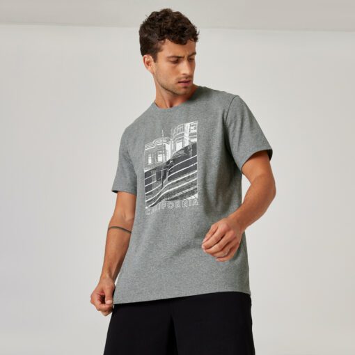 Naši návrhári pre vás vytvorili základné tričko s potlačou na šport aj voľný čas. Určite si ho zamilujete.