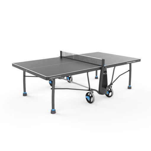 Naši návrhári vyvinuli tento veľmi odolný stôl na každodenné hranie stolného tenisu vonku i vnútri. Predáva sa s obalom.
