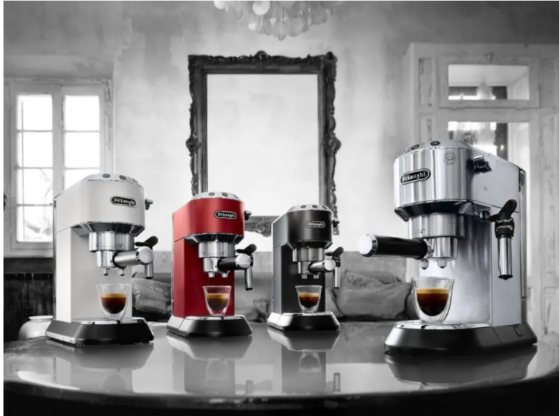 DeLonghi pákový kávovar s mlynčekom