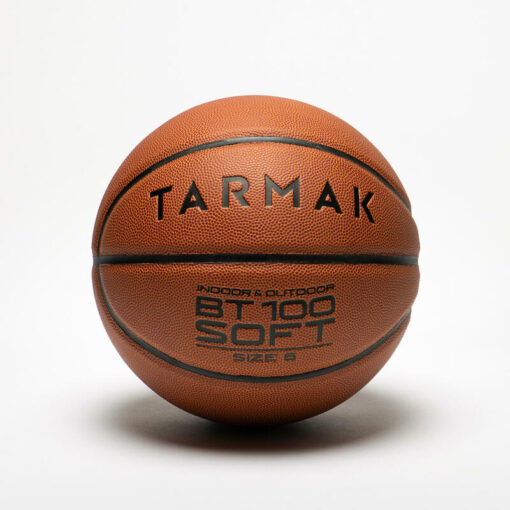 Basketbalová lopta oficiálnej veľkosti 6 pre dievčatá/ženy od 11 rokov a chlapcov od 11 do 12 rokov. Ponúka dobrý kontakt s loptou a dobrú odolnosť.