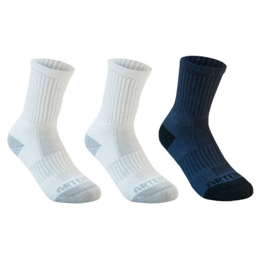 Tieto športové ponožky majú froté po celej ploche a vetracie zóny v hornej časti. Vďaka pružnému materiálu v strednej časti ponožka dobre drží na nohe. V predaji balenie po 3 pároch.