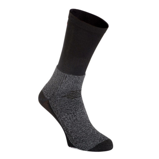 Ponožky Inovik s polyamidovým vláknom v strednej časti optimalizujú odvádzanie vlhkosti a vaše chodidlá tak ostávajú počas vašich bežkárskych výletov v teple a suchu.